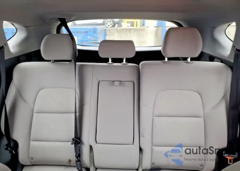 2018 Hyundai Tucson Value z USA, uszkodzony, nr VIN KM8J3CA28JU754654